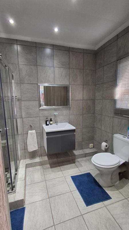 5 Bedroom Property for Sale in Meyerhof Free State